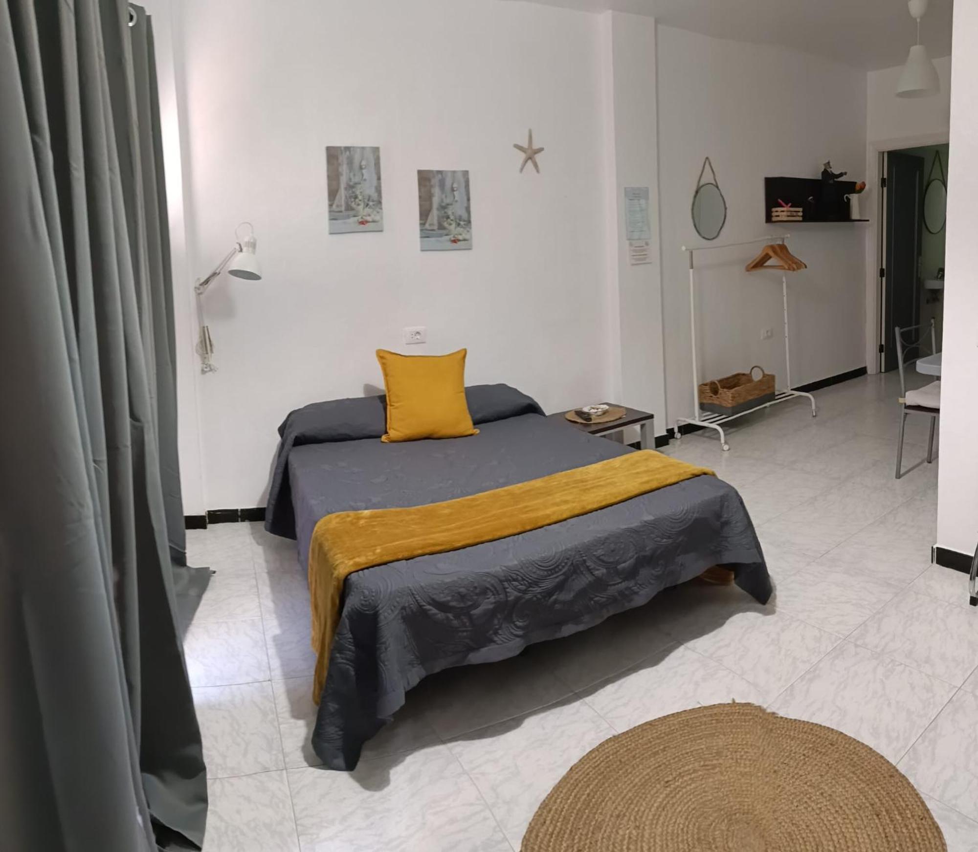 Pension Playa Лос Кристианос Экстерьер фото